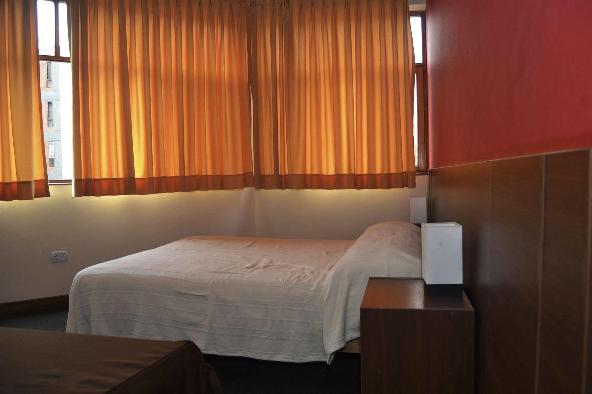 Che Lagarto Hostel Lima Luaran gambar